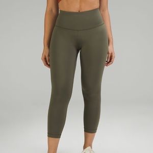 Lululemon Wunder Train Contour Crop 23”